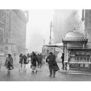  Sleet Storm in Times Square: Home & Kitchen