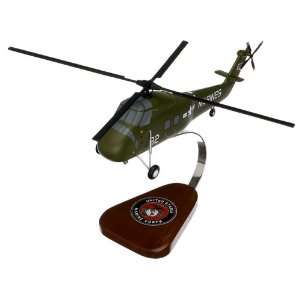 UH 34D Sea Horse, USMC Helicopter Wood Model Helicopter 