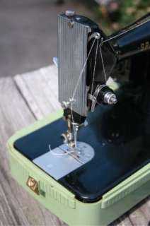 VINTAGE Singer SPARTAN RFJ 9 8 Sewing Machine Portable  
