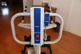 Invacare Reliant RPS 350 Stand Up Lift   Very Good Condition  