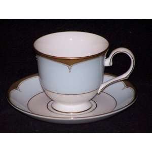  Lenox Royal Arcade Cups & Saucers: Kitchen & Dining
