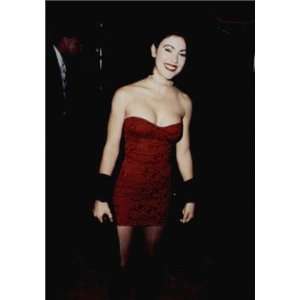   ALYSSA MILANO PRETY IN SHORT RED DRESS PHOTO 16370Y: Everything Else