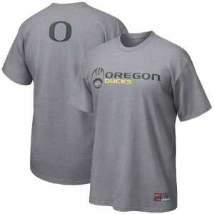  Nike Oregon Ducks Ash 2009 Practice T shirt: Sports 
