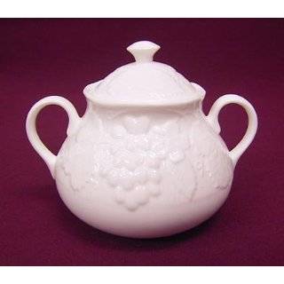 Wedgwood Strawberry And Vine Covered Sugar Bowl