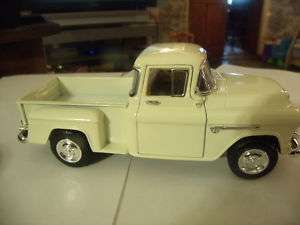 SUPERIOR 1:24 1955 CHEVY 3100 STEPSIDE PICKUP in WHITE  