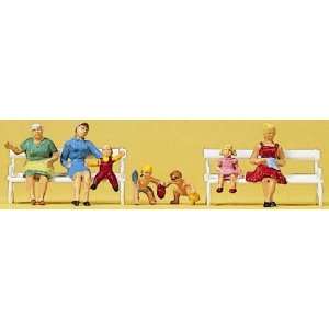  Children Sitting on Benches (7) HO Scale Preiser Models Toys & Games