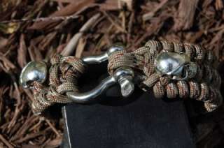 Paracord Survival Bracelet in Desert Camo with MEGA PIRATE SKULLS 