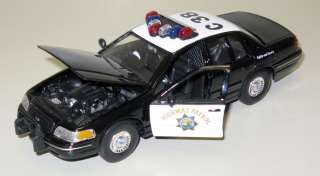 1999 Ford Crown Vic California State Patrol Model 1:27  
