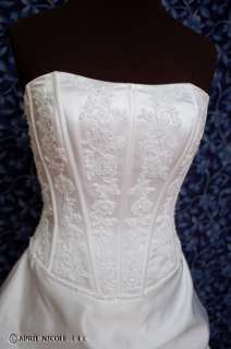 Davids Bridal T8946R White Satin w/ Lace, Skirt Pick ups Wedding 