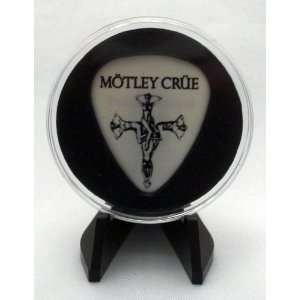 Motley Crue Girls Cross Guitar Pick With Display Case & Easel   100% 
