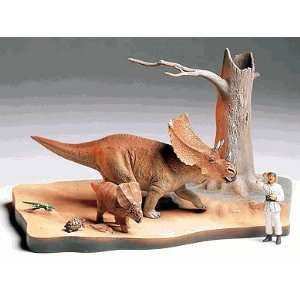  Chasmosaurus Diorama Model Kit (Tamiya): Toys & Games