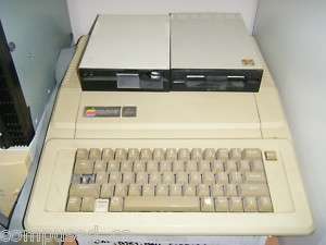 Apple IIe computer //e with disk drives   Works   Complete System 