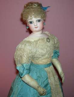 18 ANTIQUE   FRENCH FASHION DOLL   PRETTY PAINTING  