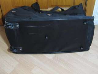 JcPenney Jaquar Very Large Black Luggage Duffle Bag  