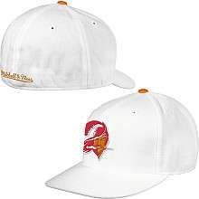 Mitchell & Ness Tampa Bay Buccaneers Thowback Alternate Logo Fitted 