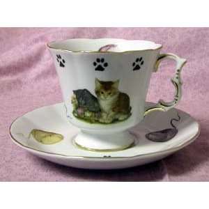 Kitten Friends Tea Cup and Saucer   4 Sets  Kitchen 