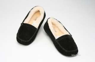   Moccasin Womens Black Sheepskin Slipper Size 7 US NEW AUTHENTIC  