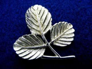 SARAH COVENTRY Vintage Silvertone Small Leaf Pin Brooch  