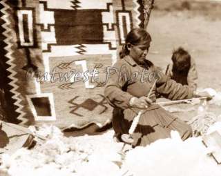 NAVAJO NATIVE AMERICAN INDIAN WEAVER RUG LOOM PHOTO #3  