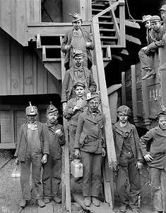 1907 PHOTO BREAKER BOYS PENNSYLVANIA COAL MINERS LANTERNS DUST MINING 