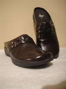 BROWN LEATHER MULES CLOGS SLIDES FROM LIFE STRIDE 7 1/2  
